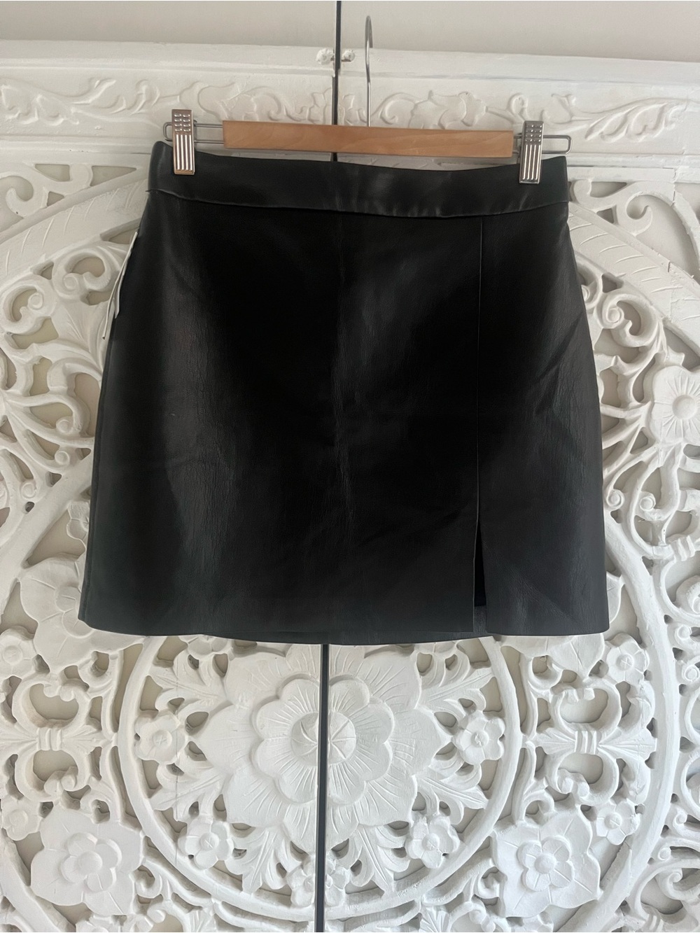 Aritzia Wilfred Tempest Faux Leather Mini Skirt Black NWT Size 6